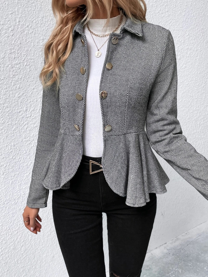 Blazer con cuello y dobladillo con volantes