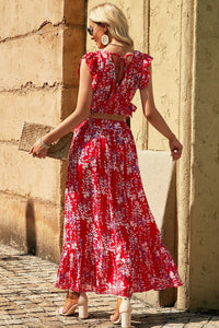 Conjunto de falda larga y top corto con volantes y flores multicolor en rojo fuego