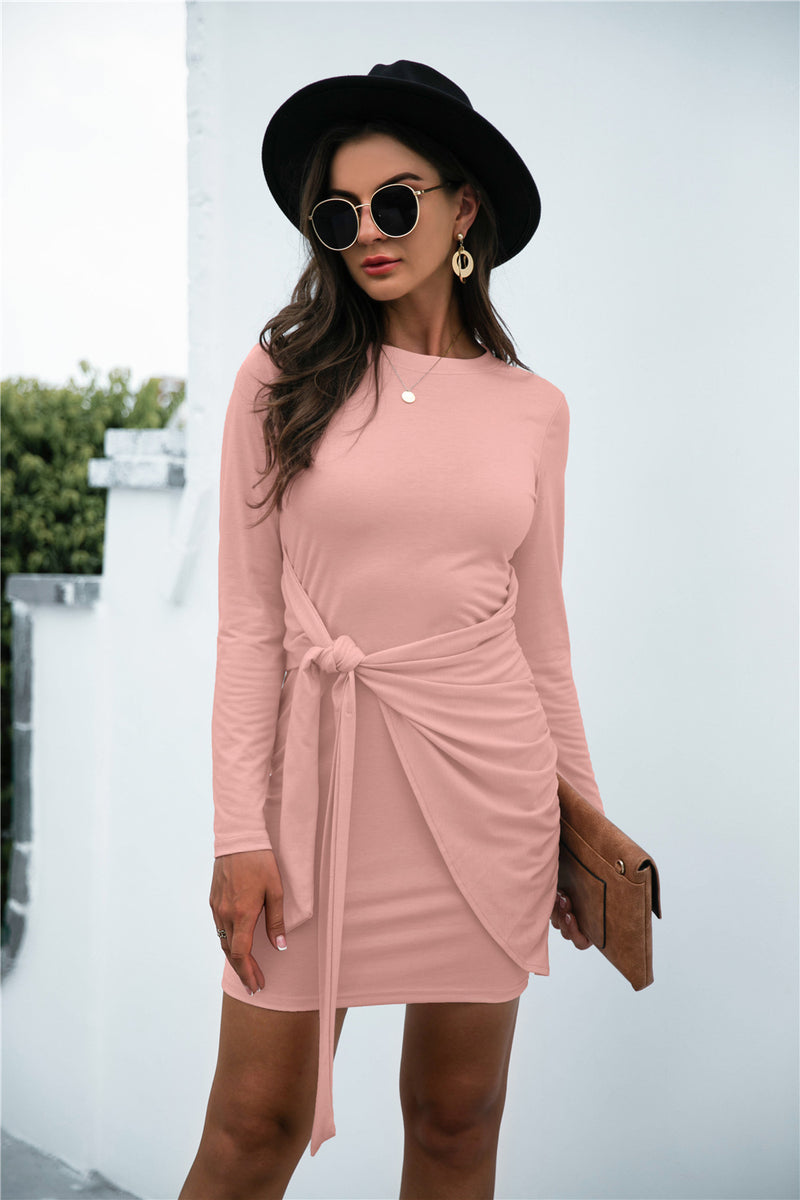 Vestido mini de manga larga con cuello redondo atado