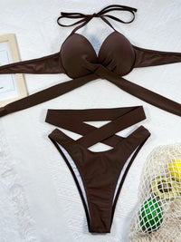 Conjunto de bikini con cuello halter entrecruzado