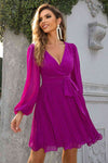 Vestido plisado con cuello surplice atado