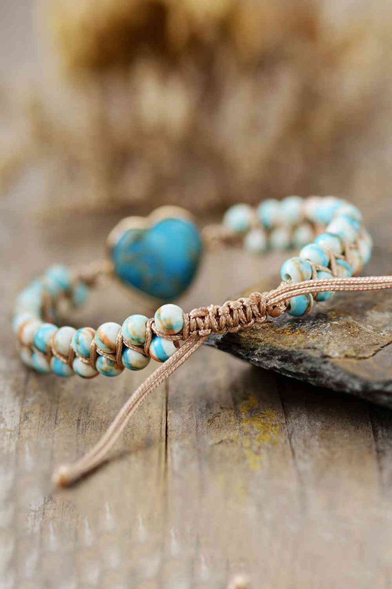 Pulsera de piedra natural hecha a mano en forma de corazón