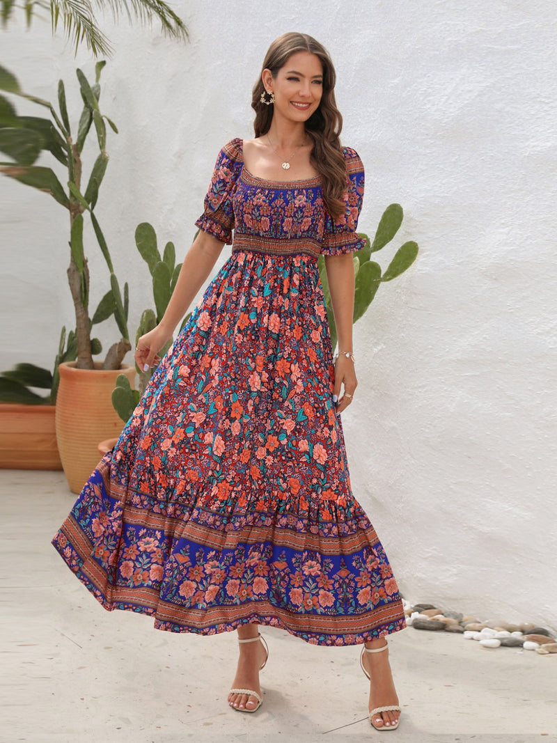 Vestido midi con mangas acampanadas de flores