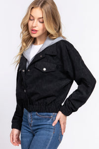 Chaqueta de corduroy con capucha de manga larga