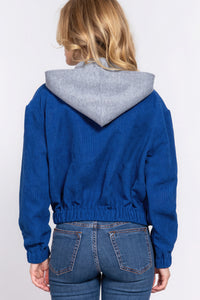 Chaqueta de corduroy con capucha de manga larga